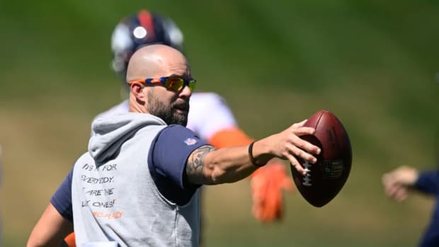 Former New York Jets WR Coach Zach Azzanni has joined the Pittsburgh Steelers in the same capacity.